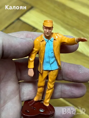 Фигурка на работник западна Германия , снимка 2 - Колекции - 50081348