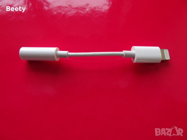 Адаптер Apple Lightning към 3.5 мм A1749, снимка 3 - Аксесоари за Apple - 53173629
