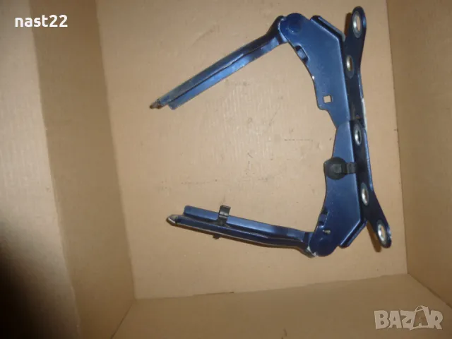 Панти преден капак Фолксваген поло -2004-2009 год, снимка 2 - Части - 49910052