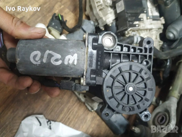 Механизъм за предно ляво стъкло Mercedes W210 , 0130821673