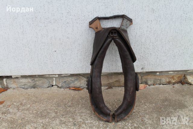 Стар военен хамут за камила