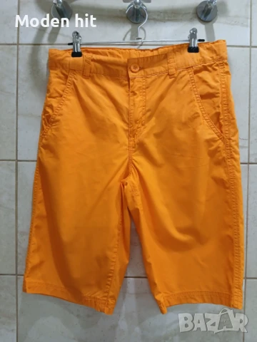 BENETTON къси панталони за момче размер 150 см.