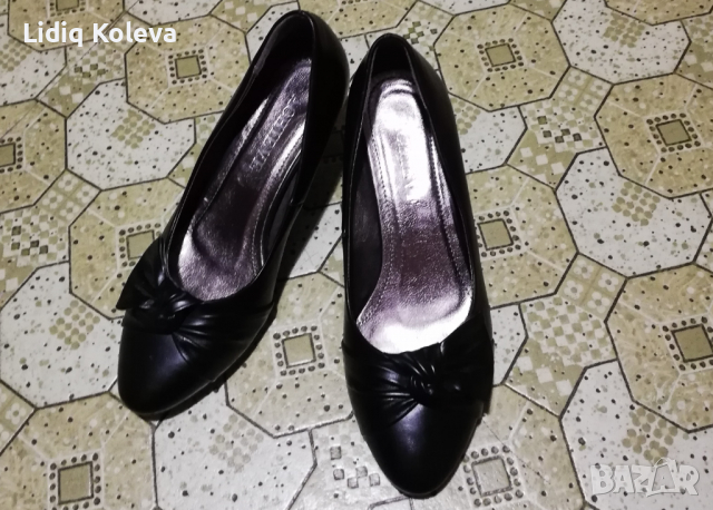 Нови дамски черни обувки