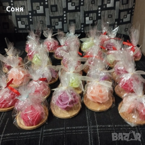 Ароматни восъчни свещи - цветя и рози  различни цветове, снимка 17 - Подаръци за сватба - 53168297