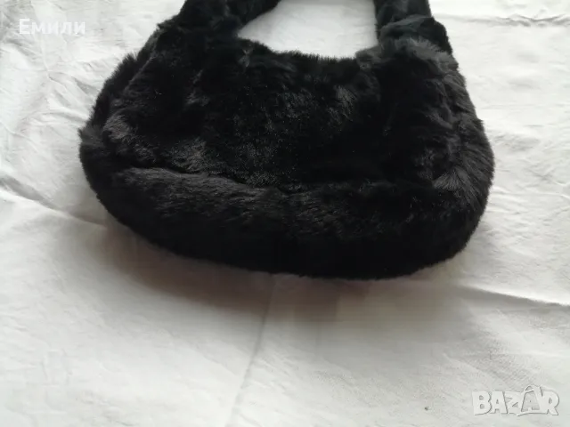Дамска пухкава малка чантичка в черен цвят, снимка 10 - Чанти - 48416625