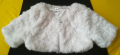 Пухкаво, бяло болеро за малка дама 110-116, снимка 1 - Детски якета и елеци - 44525625