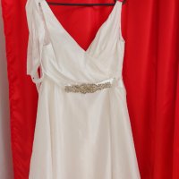булчинска сватбена рокля от луксозна тафта, снимка 4 - Сватбени рокли - 35838108