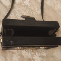 Бутикова дамска черна чанта (елегантна), снимка 4 - Чанти - 44182580
