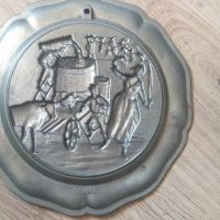 Калаена релефна чиния, снимка 4 - Антикварни и старинни предмети - 41962814