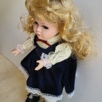 Стара порцеланова кукла много красива и запазена, снимка 6 - Колекции - 41917642