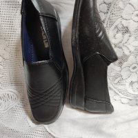 Дамски обувки черни, нови, номер 38, ниска платформа изгодно , снимка 5 - Дамски ежедневни обувки - 41224184