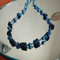Дамско колие - естествени перли и седеф в тъмно синьо , снимка 2 - Колиета, медальони, синджири - 44808100
