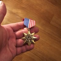 Американски медал за старша служба - прекрасно запазен и  с кутийка - за ценители или колекционери ., снимка 1 - Антикварни и старинни предмети - 44166589