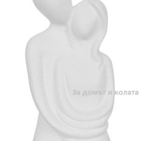 Статуетка на прегърната двойка/ Керамика,14.5х13.8х16.5см, снимка 2 - Статуетки - 42138885