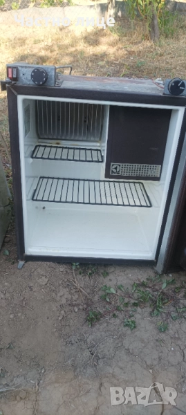 Хладилник на газ и ток, снимка 1