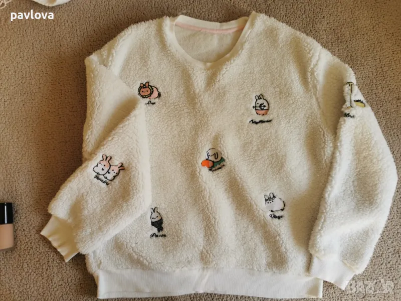 Блуза от полар бяла с бродирани детайли/ пуловер, снимка 1