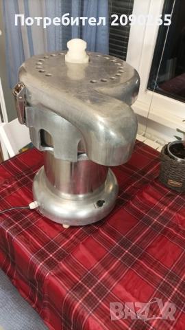 Продавам професионална сокоизтисквачка за твърди плодове и цитруси 