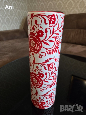 Атрактивна ваза 