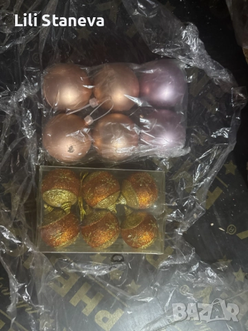 Комплект перлени коледни топки – 6 броя в различни цветове + подарък 6бр златисто блестящи топки., снимка 3 - Декорация за дома - 52341184