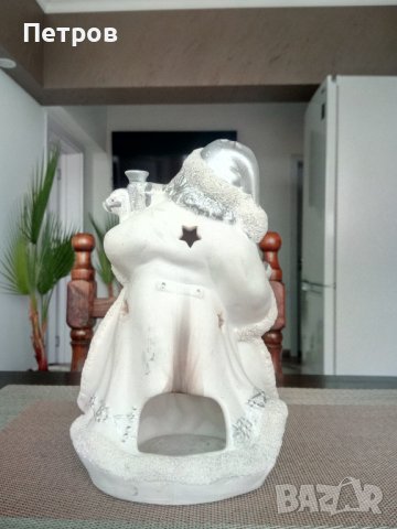 Продавам стилна и красива фигурка-свещник на Дядо Мраз .Керамика., снимка 2 - Колекции - 39735821