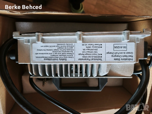 Livepo 4 58.4v 25A зарядно за литиево-фосфатна Железна батерия, снимка 2 - Друга електроника - 53454568