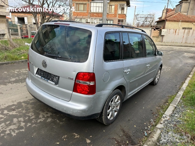 Vw Touran 1.9 tdi 7места, снимка 6 - Автомобили и джипове - 53033376