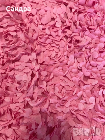 Розова уникална рокля с 3д цветя, снимка 4 - Рокли - 53663325