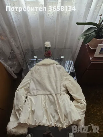 Красиво бяло дамско яке с пух, снимка 6 - Якета - 47993246