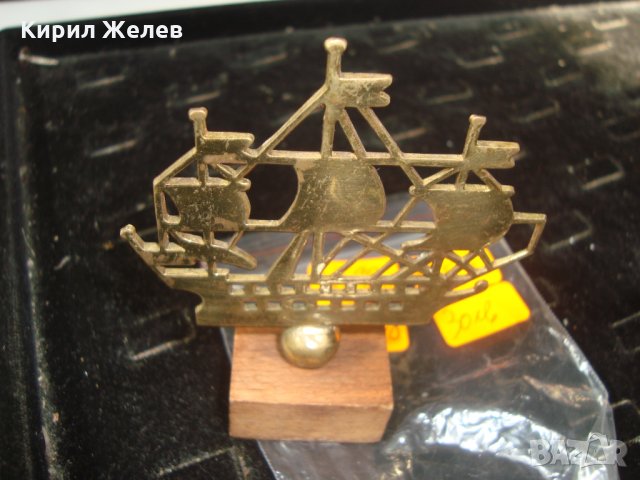 СТАР МЕСИНГОВ ЗЛАТИСТ ВЕТРОХОД КОРАБЧЕ ПЛАТНОХОД АРТ СТАТУЕТКА УКРАСА за БЮРО ДЪРВЕНА ПОСТАВКА 22748, снимка 7 - Колекции - 34566393