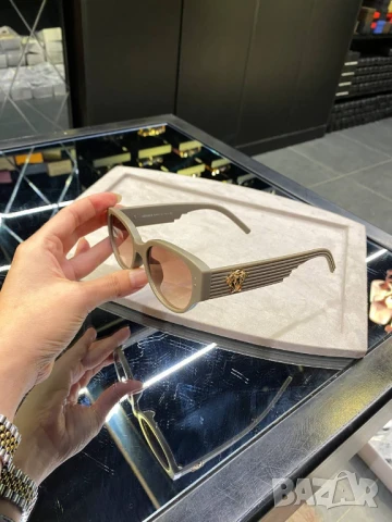 очила с черен обикновен калъф и ув защита chanel versace, снимка 4 - Слънчеви и диоптрични очила - 51410554