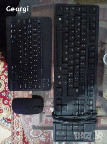 Безжична клавиатура с мишка и една със USB