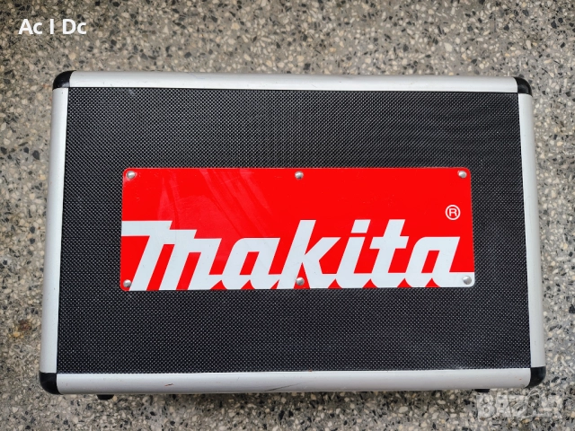 Ъглошлайф Makita GA5030R, 720 W, Ø 125 мм, снимка 2 - Други инструменти - 51849985