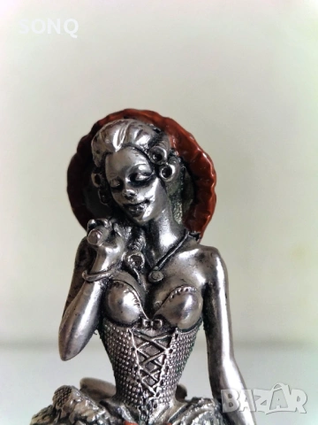 Много Рядка Посребрена Фигура - Дама Със Чадър, снимка 2 - Колекции - 53518288