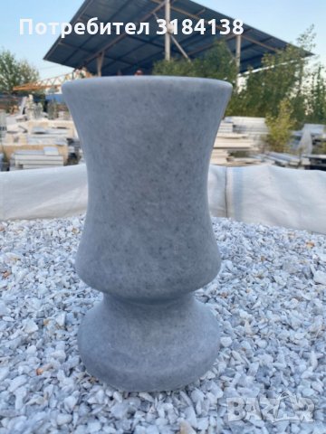 Мраморни вази, изработени от мрамор Мура