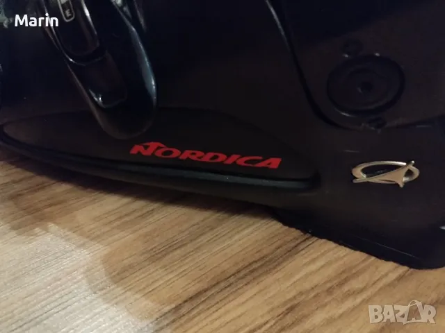 Ски обувки Nordica и ски оригинални. 