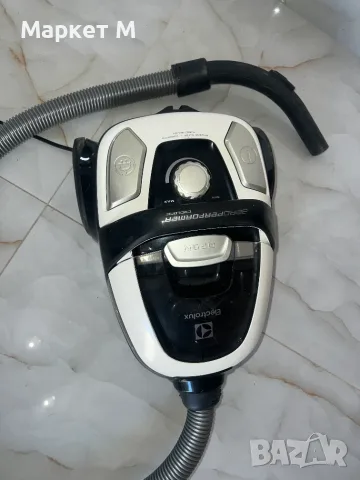 Прахосмукачка Electrolux Z9930EL – 800W, циклонна, без торба, снимка 9 - Прахосмукачки - 56121984