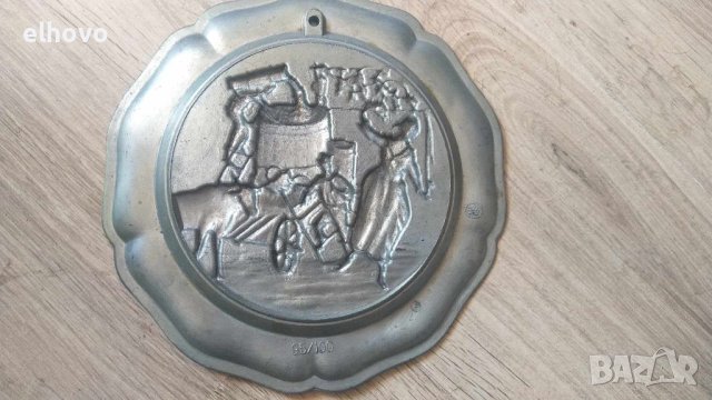 Калаена релефна чиния, снимка 4 - Антикварни и старинни предмети - 41962814