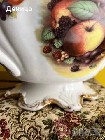 Един ослепителен красавец♥️ Бял порцелан, плодов мотив, красиви дръжки и впечатляващо столче. , снимка 6 - Други - 51304948