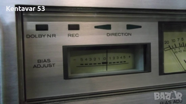 Касетъчен дек Hitachi D-777 - сребрист, снимка 2 - Декове - 52372952