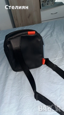 Маркова чанта Calvin Klein – отлично състояние , снимка 4 - Чанти - 53029634