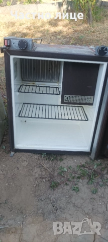 Хладилник на газ и ток