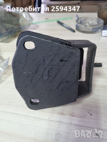 HYUNDAI H100 2.5D-TD 1993-2007г ТАМПОН ДВИГАТЕЛ ПРЕДЕН ДЕСЕН , снимка 2 - Части - 35905568