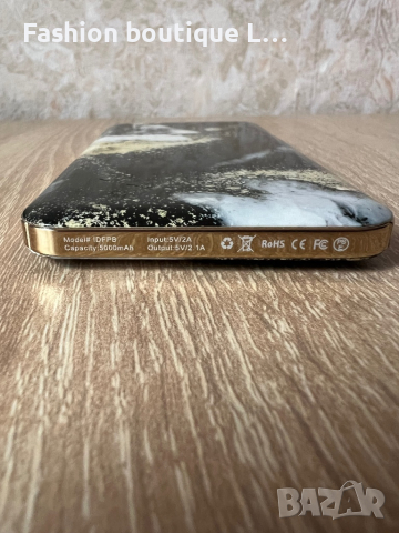 Power bank преносима батерия с красив дизайн 5000 mAh марка Ideal of Sweden 🖤, снимка 4 - Външни батерии - 44766311