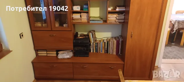 Шкаф с витрина , снимка 3 - Секции и витрини - 49074814