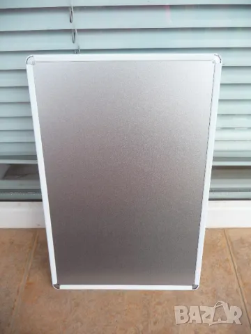 Метална табела филм Мерилин Монро чете вестник тоалетна чиния хартия баня, снимка 3 - Декорация за дома - 50114373