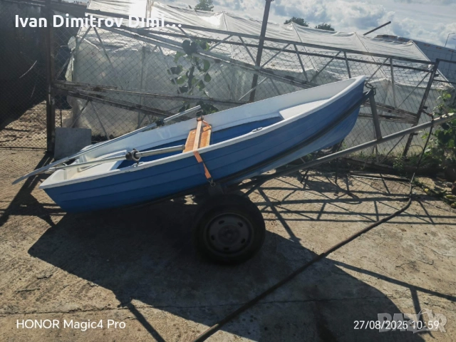 Лодка с колесар и гребла , снимка 2 - Воден транспорт - 51506357