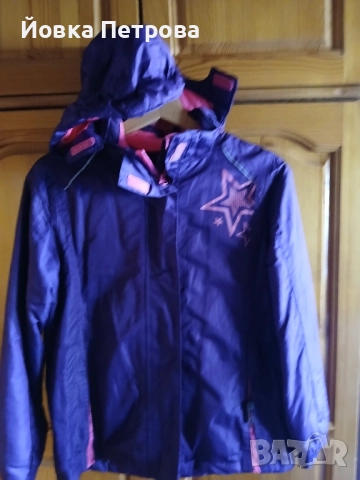 Продавам якета за момиче, черно с пухче, светлосиньо, подходящо за пролет, зима, есен., снимка 5 - Якета - 38361420