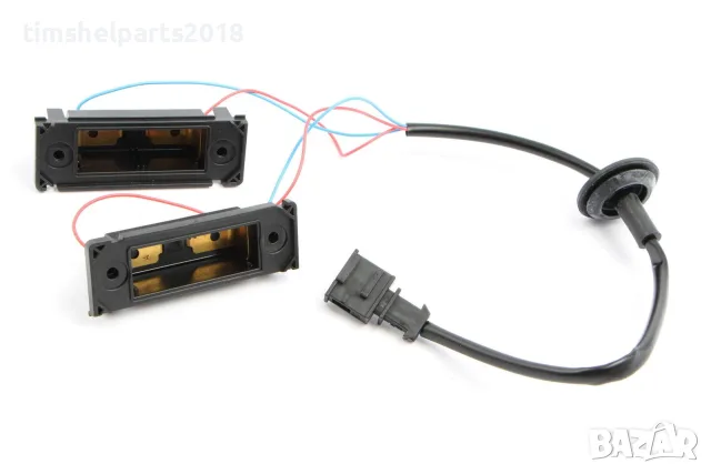 Фасонка за лампа рег. номер за Volkswagen Transporter T5 2003-2015/Volkswagen Caddy 2004-2015