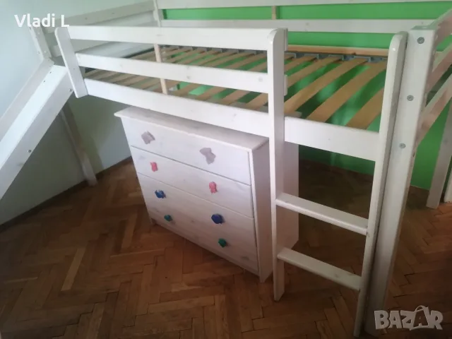 Детско високо легло с пързалка и скрин, снимка 3 - Спални и легла - 55803650