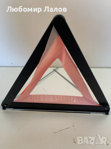 Оригинален авариен триъгълник AUDI 8T0860251, снимка 2 - Части - 50807891
